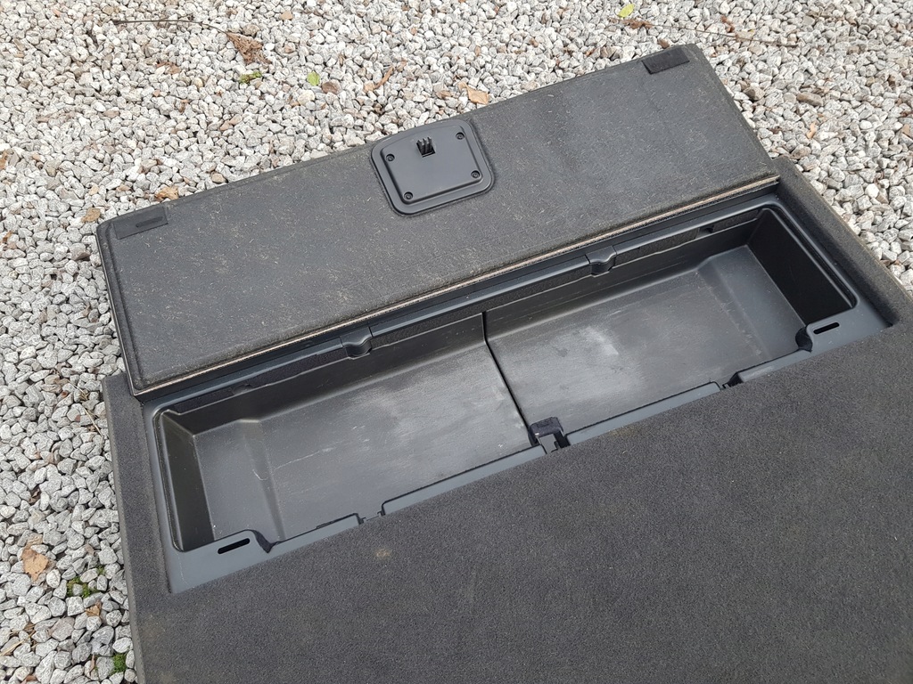 фото №9, Бардачок - підлога - обшивка - килимок багажника / vw touran i - 2003-2015