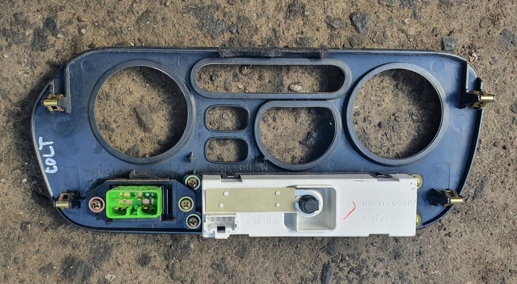 фото №2, Годинник рамка mitsubishi colt v lift 2002