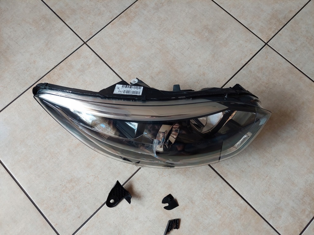 фото №3, Права лампа - лінза - czarna - renault captur