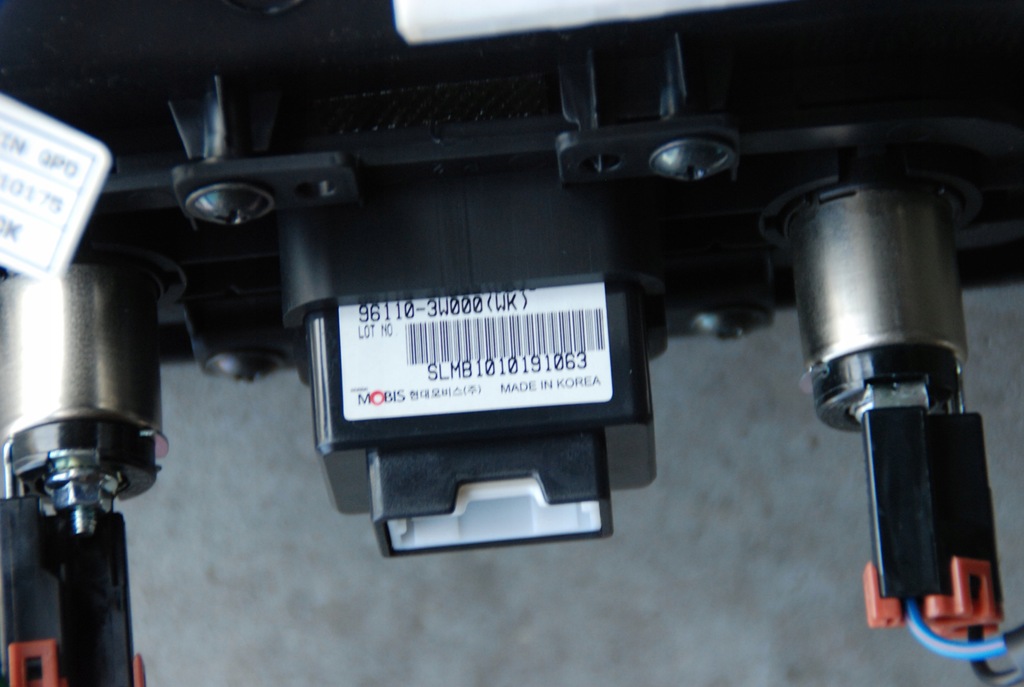 фото №5, Kia sportage iii 2010- панель прикурювач usb