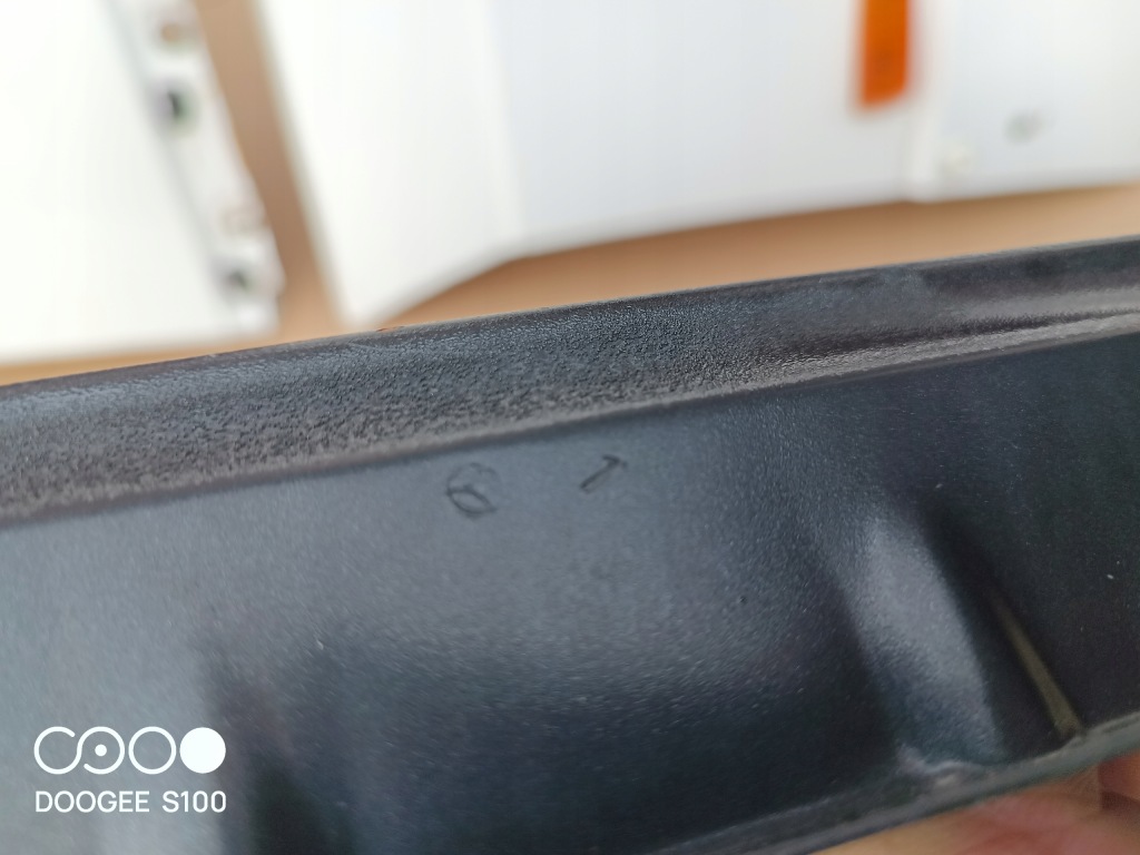 Купить Mercedes w201 190 крыло  правый  перед без коррозия