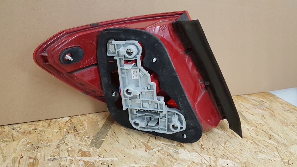 Купить Фара задняя правая mercedes w204 универсал 06-10 led