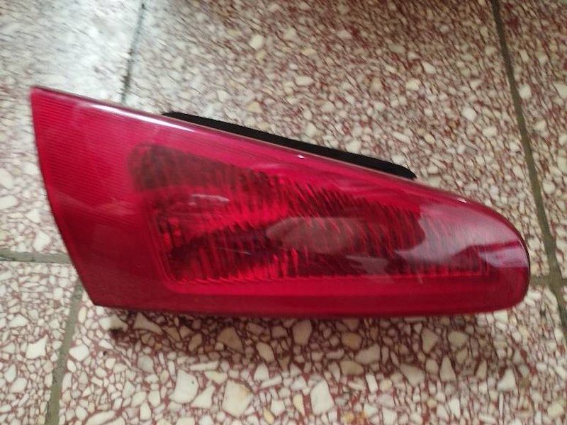 фото №3, Лампа правая задняя w крышка багажника 60693791 alfa romeo 147