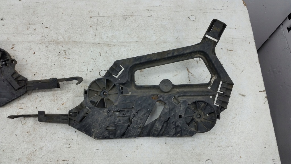 фото №2, Плита фара l skoda octavia ii 1z0941339