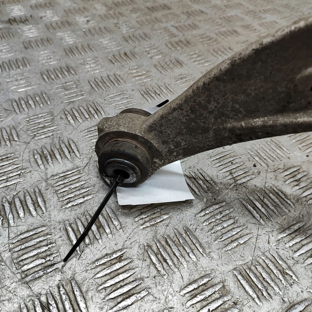 фото №8, Jaguar xe 2017 правая сторона нижний рычаг передний