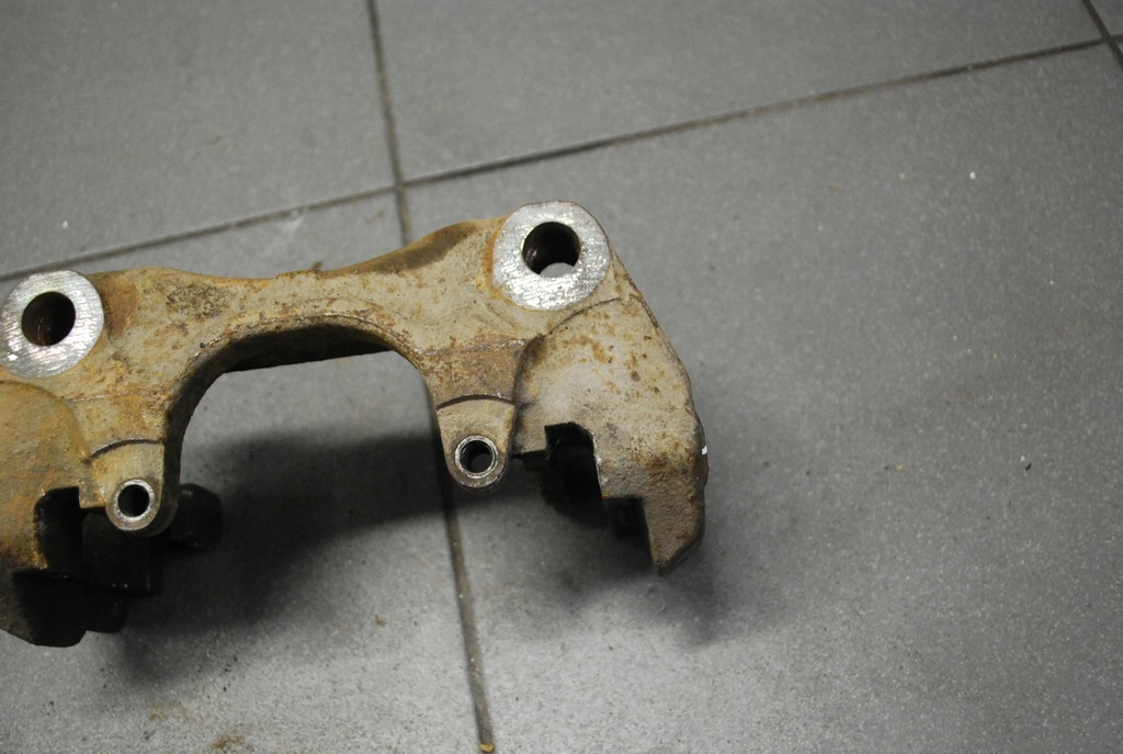 фото №4, Скоба правий перед vw t5 2.5 tdi