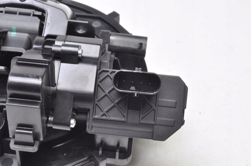 фото №8, Mercedes eqb x243 ручка крышки багажника a0997504800