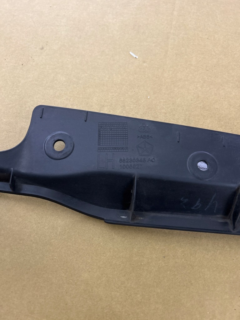 Датчик молдинг замыкание крышки задняя chrysler pacifica 68230344ac 68230345ac Недорого