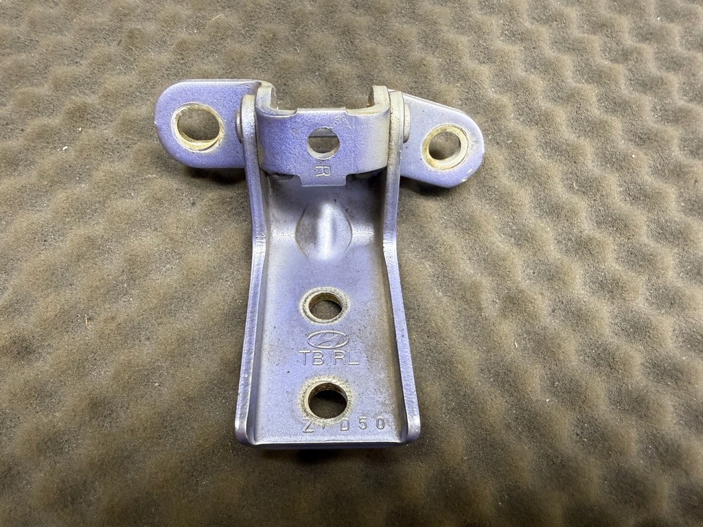 фото №1, 793501c000, петля дверь hyundai getz