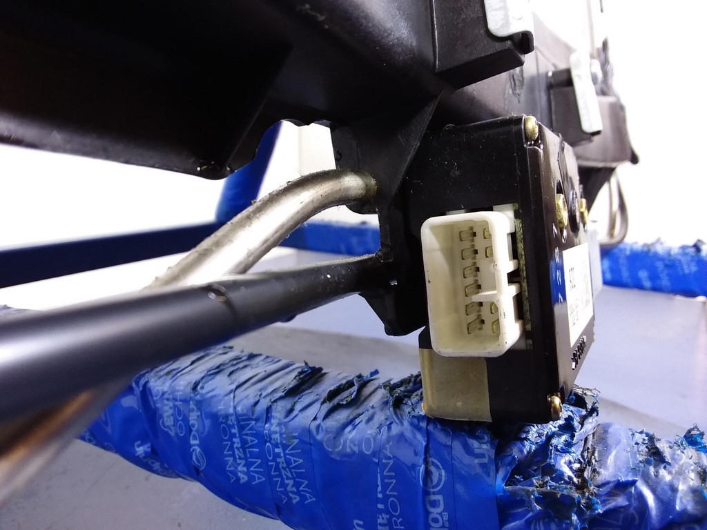 фото №4, Nissan maxima a34 люк