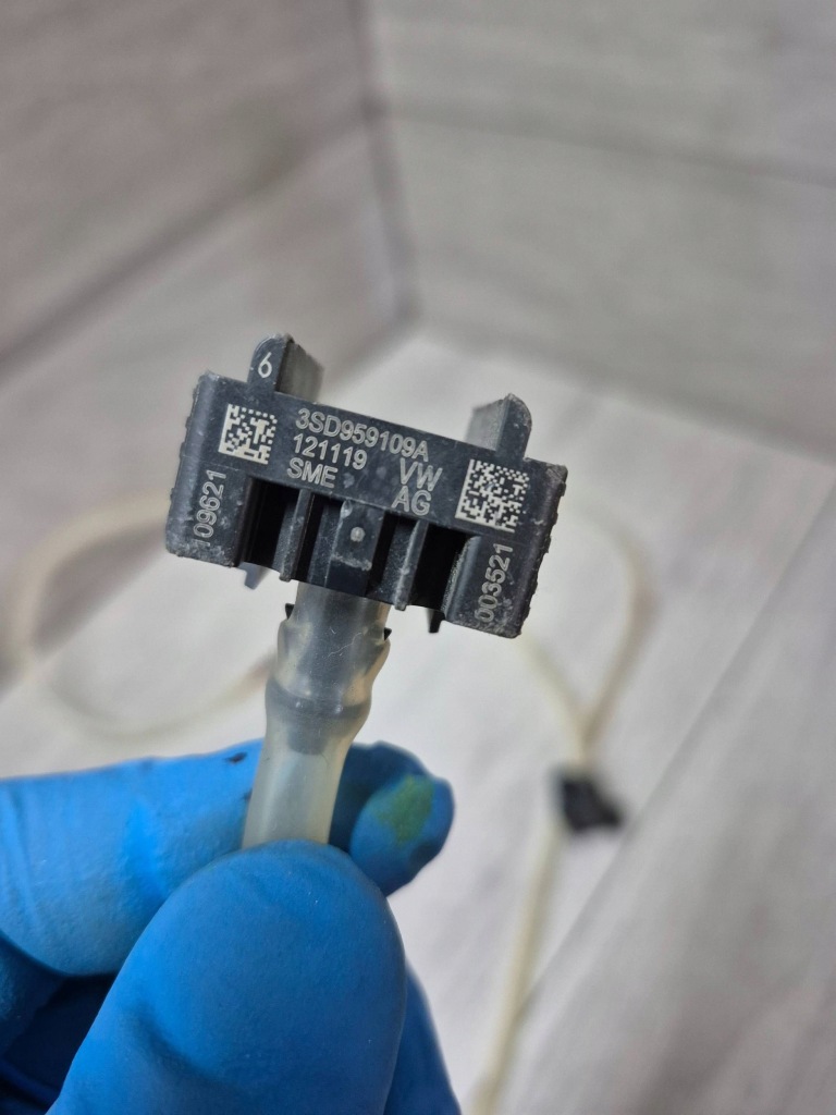 14301. continental gt електропроводка pdc перед 3sd959109 в Україні