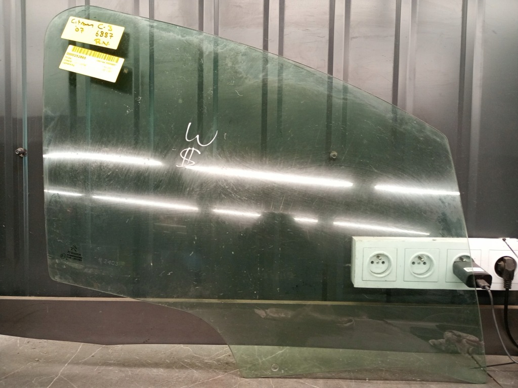 фото №1, Стекло правый перед citroen c3 ii 5d