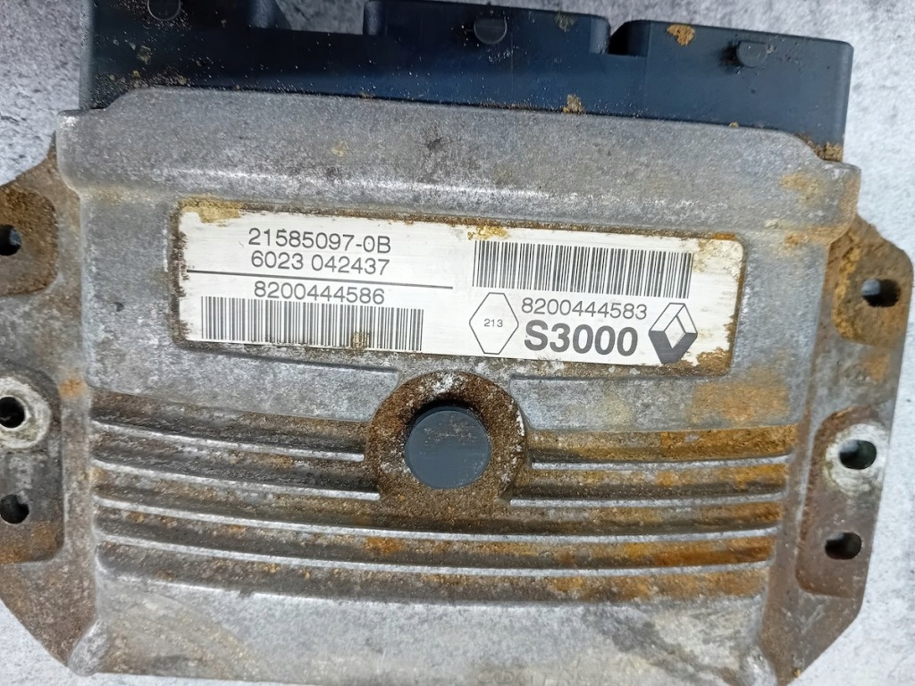 Бортовой компьютер, блок управления renault espace iv 8200444586 21585097-0b 2.0 16v bosch с Разборки