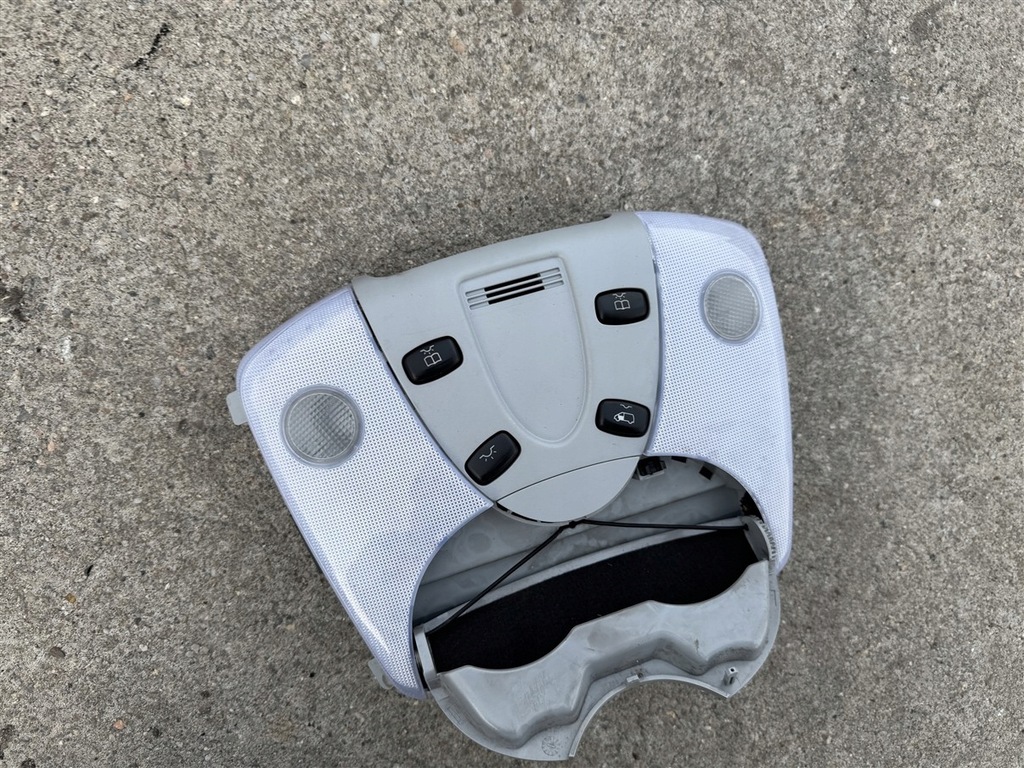 фото №5, Лампа потолочный бардачок na накладки на фары viano mercedes vito 639 w639 lift