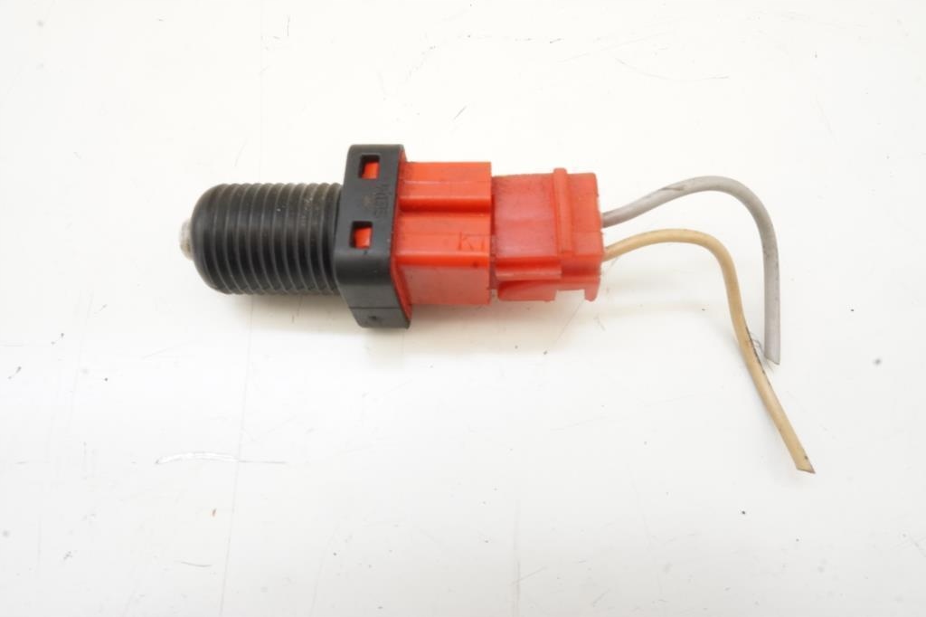 фото №1, Датчик сцепления 2pin peugeot 607 3.0