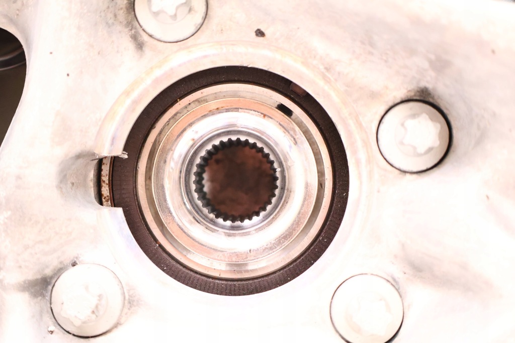 Mercedes-benz cle a236 300 4matic поворотний кулак ступиця права перед a0004213402 Доставка