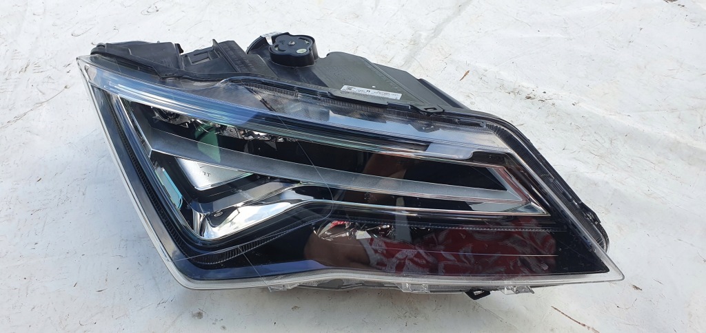 Купити Фара передня правий перед seat ateca full led