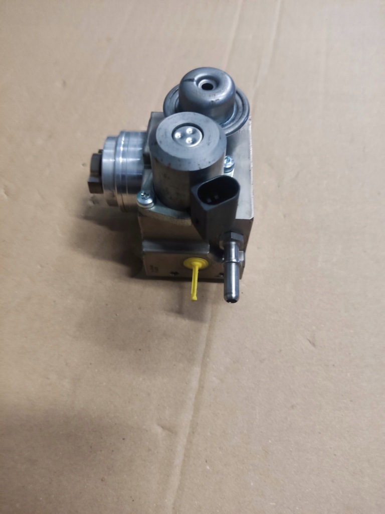 Насос топлива citroen peugeot mini 1.6 thp 5888798003c в Украине