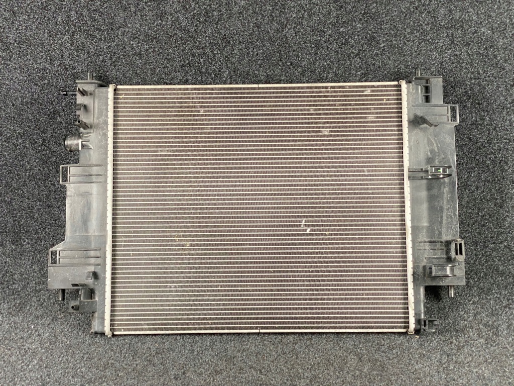 Renault twingo 3 3 smart w453 радиатор воды в Украине