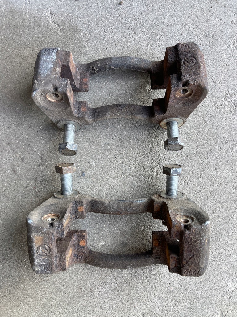 фото №2, Скоба łoże тормозная колодка iveco daily 29s 35s задняя 99-