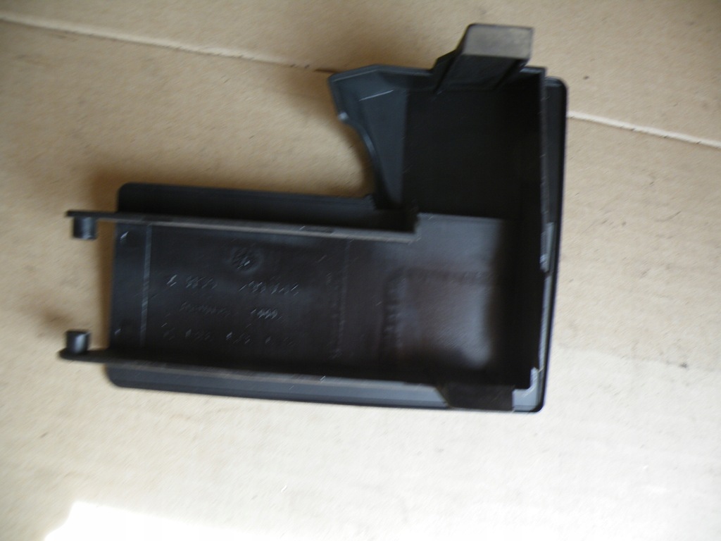 фото №1, Audi a4 b7 захист заглушка роз'єми сидіння