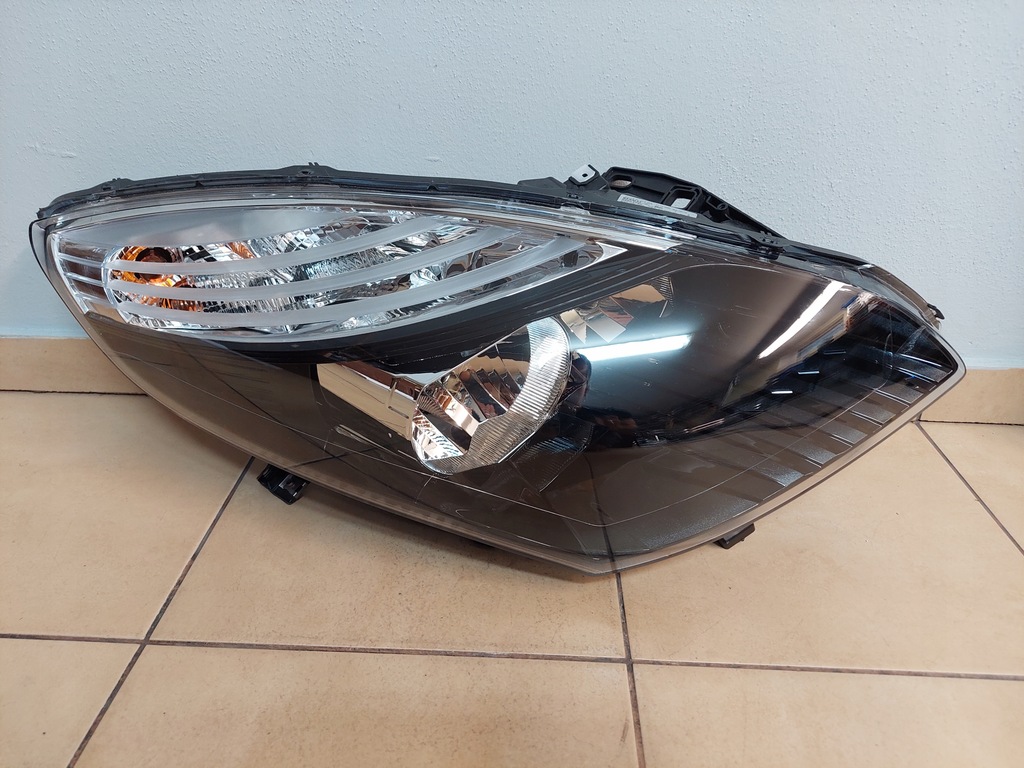 фото №1, Renault scenic новий фара права