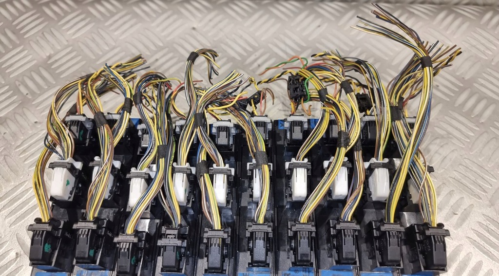 фото №9, Bmw e60 e61 модуль блок керування паркування датчиків pdc 9116264 роз'єми джгут