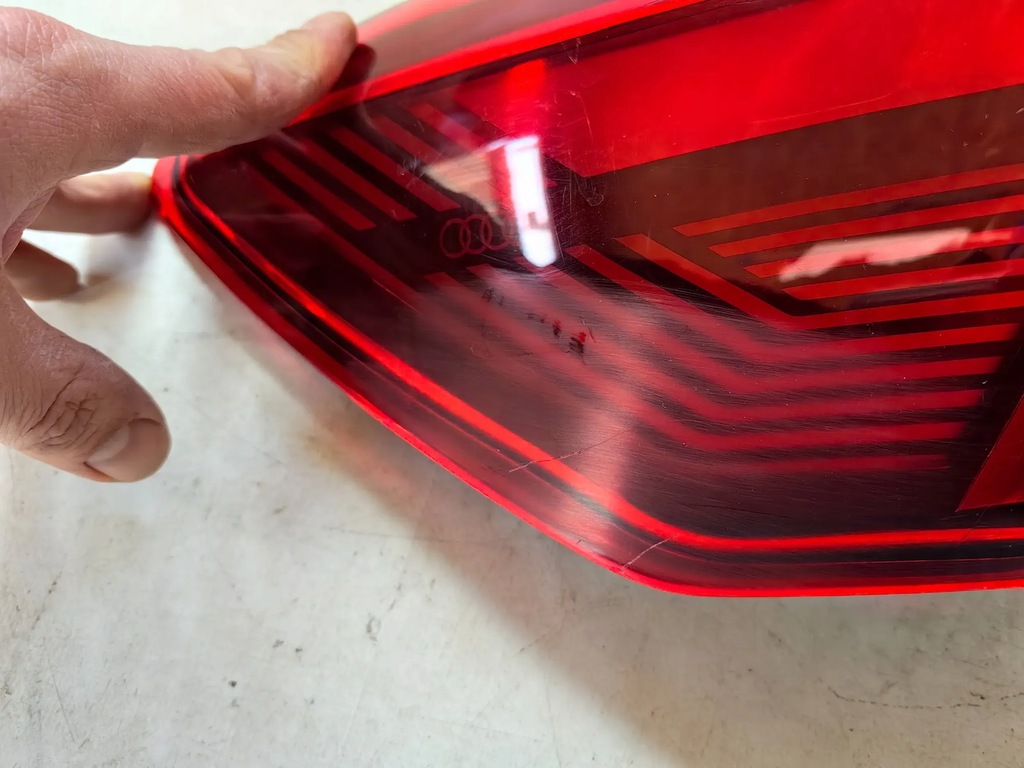 фото №3, Audi q4 89a - лампа rtył левая polecam