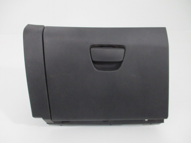 Купить Peugeot 208 2008 бардачок пассажира 9672849577