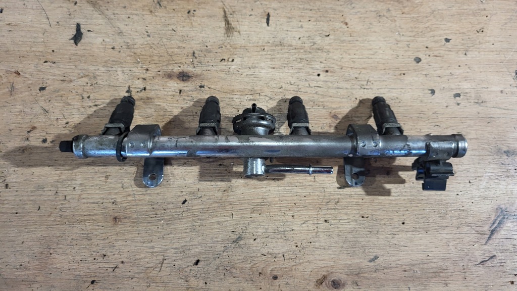 фото №1, Молдинг упорскування mini cooper r50 r53 01-06 1,6