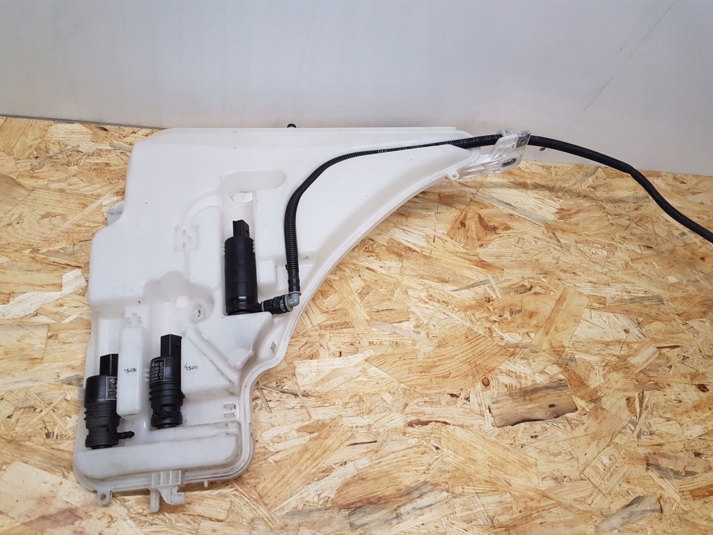 Бак омывателя bmw f20 f30 7241675 Оригинал