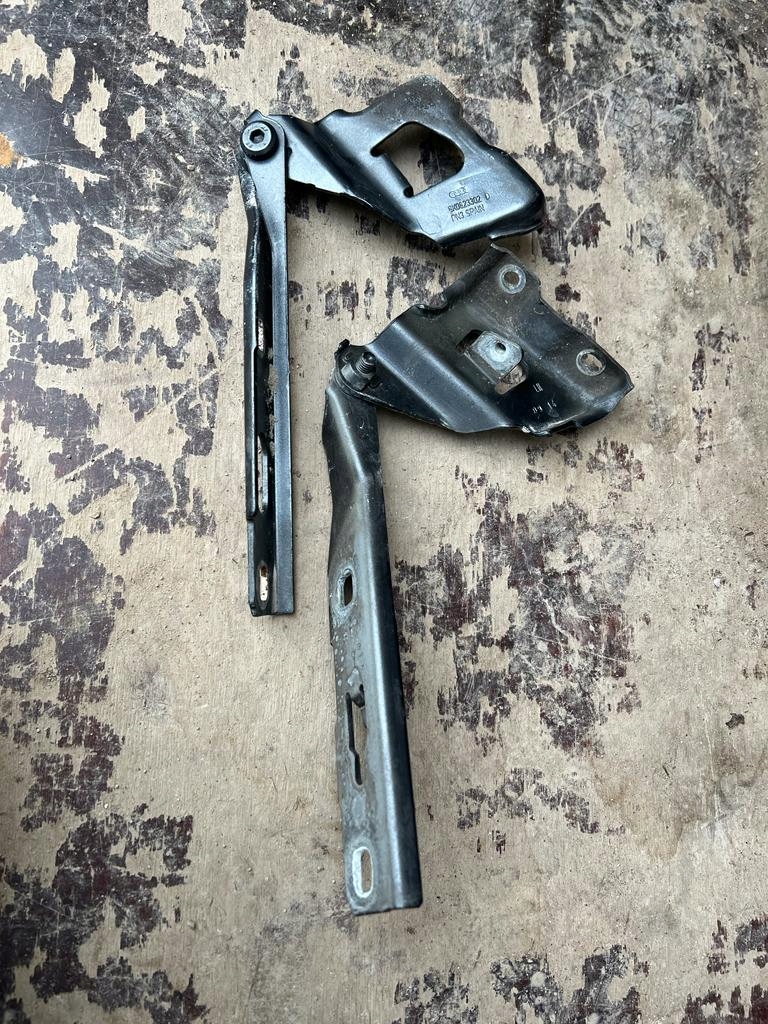 фото №1, Audi a4 b8 петли капот комплект