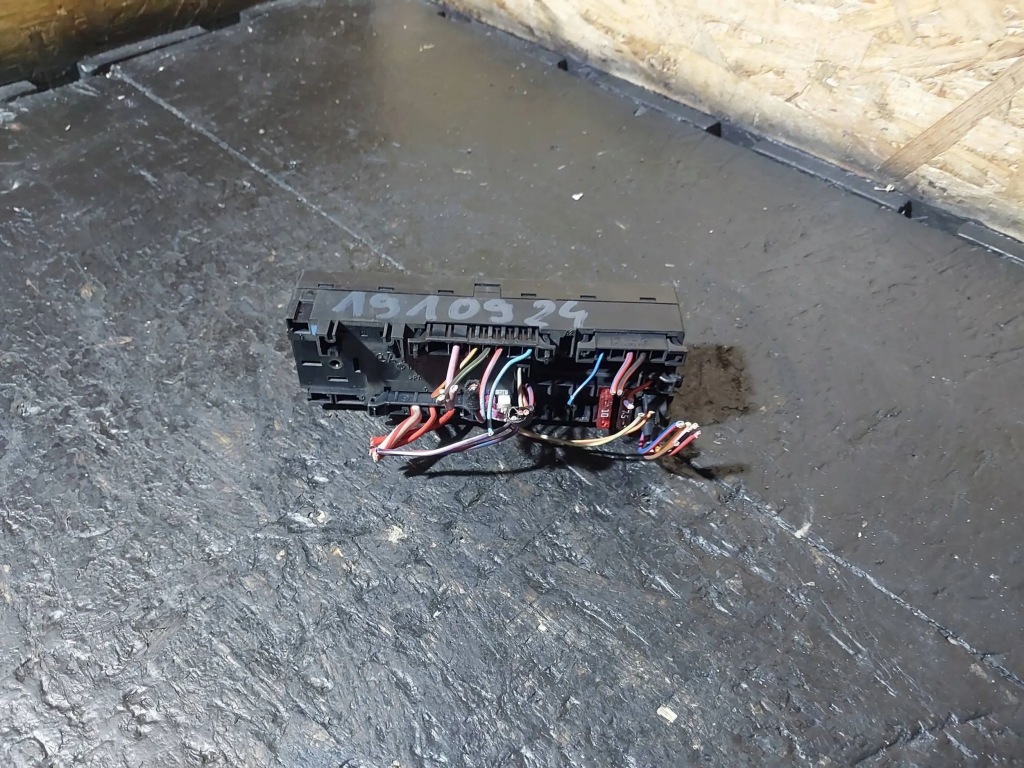 фото №11, Рамка / модуль запобіжників mercedes-benz a0005400072