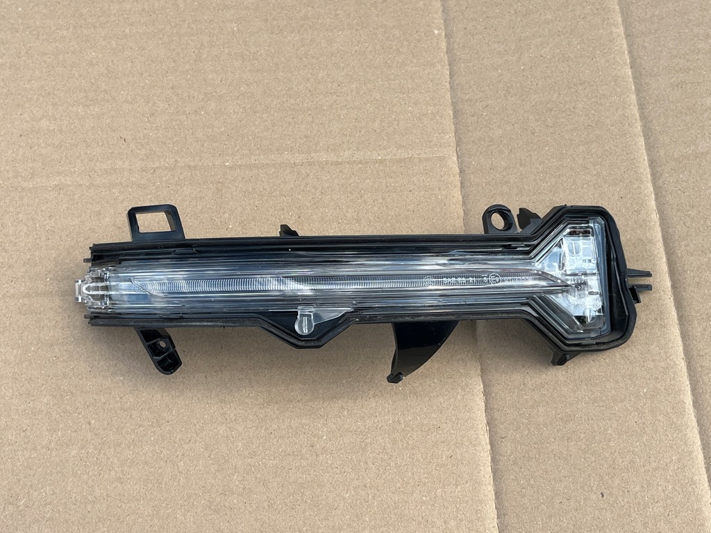 фото №1, Поворотник дзеркало правого bmw 2 u06 5a16107