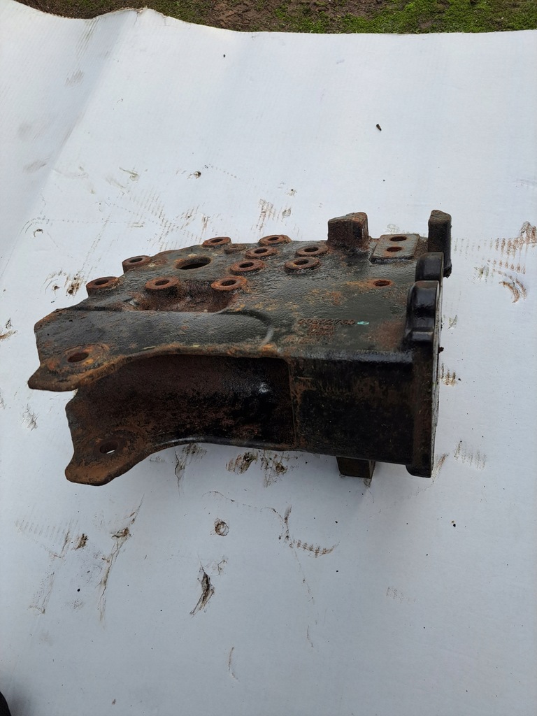 фото №3, Кронштейн кронштейн правий ресора renault midlum dxi 17.5