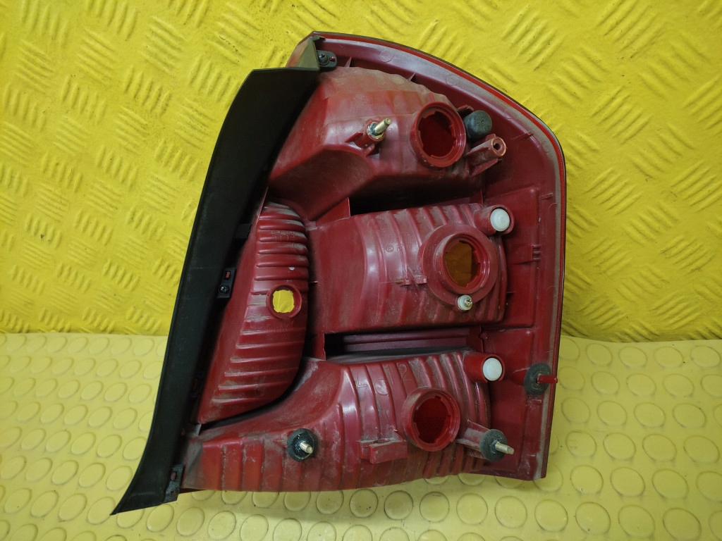 фото №3, Hyundai accent лампа правый задняя