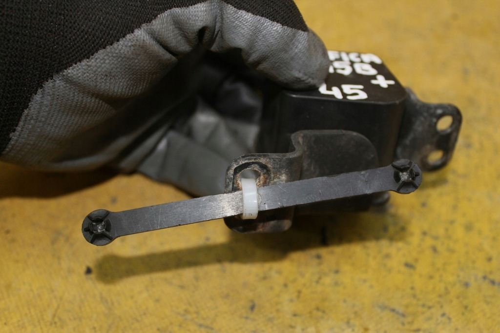 фото №7, Привод коллектор впускной 04591825ac pacifica 3.5