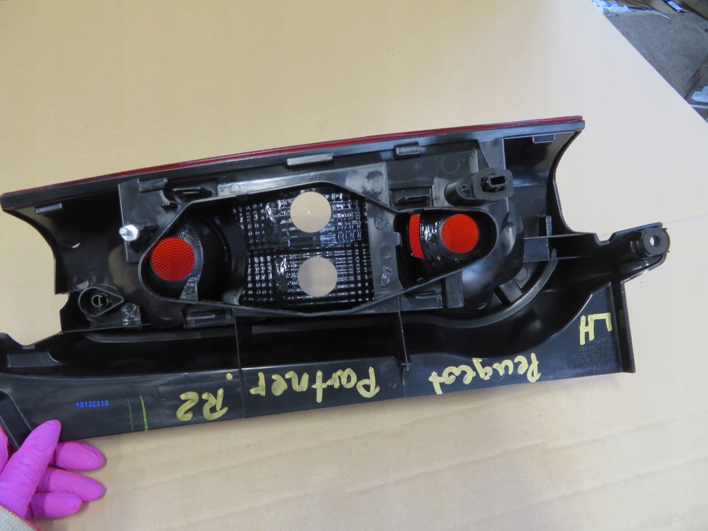 фото №12, Лампа задняя левая заменитель do citroen berlingo peugeot partner