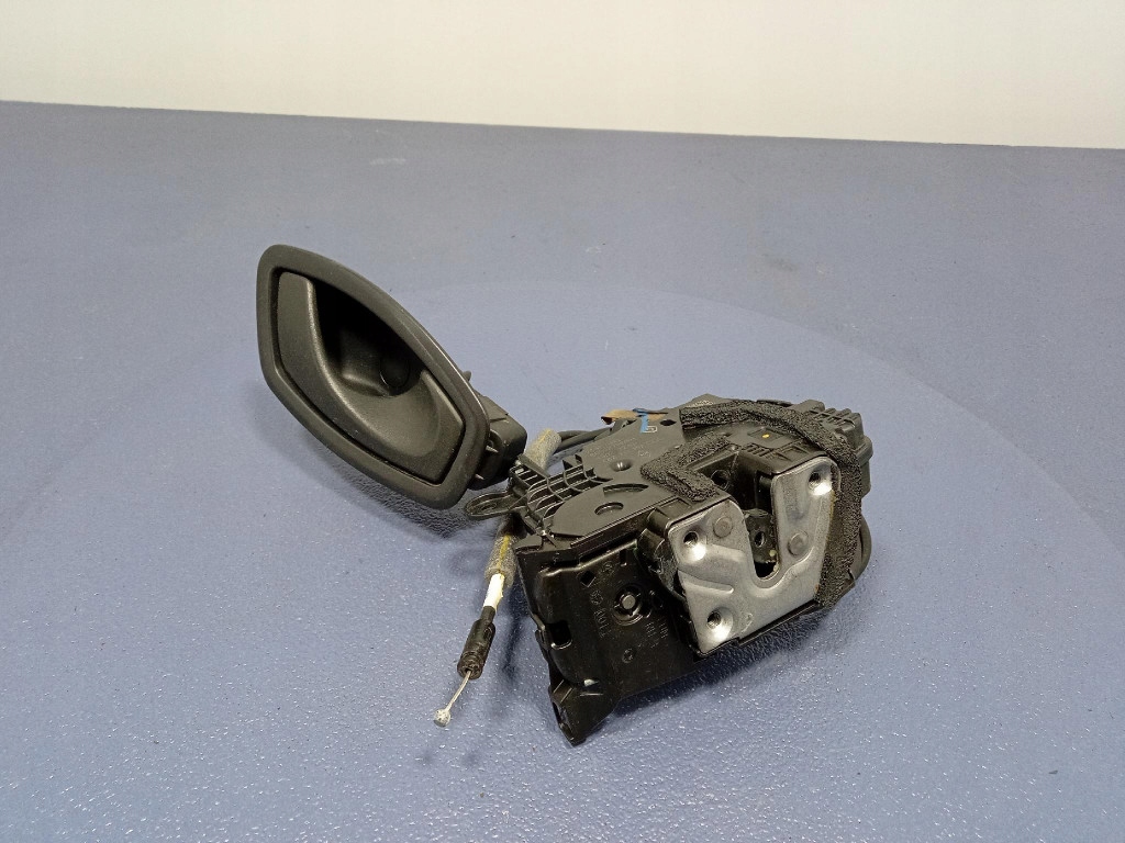 Купить Opel vivaro b 14- замок дверь перед правый  805027088r