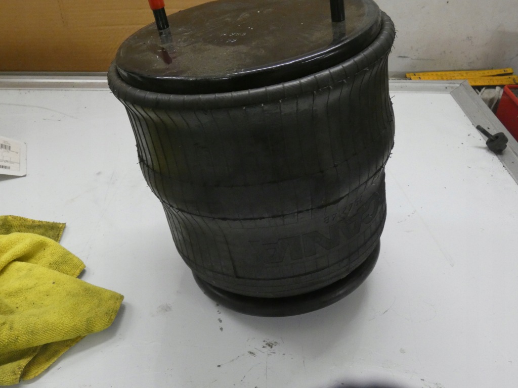 фото №1, Пневмоподушка подушка scania p r t kpl 1942148