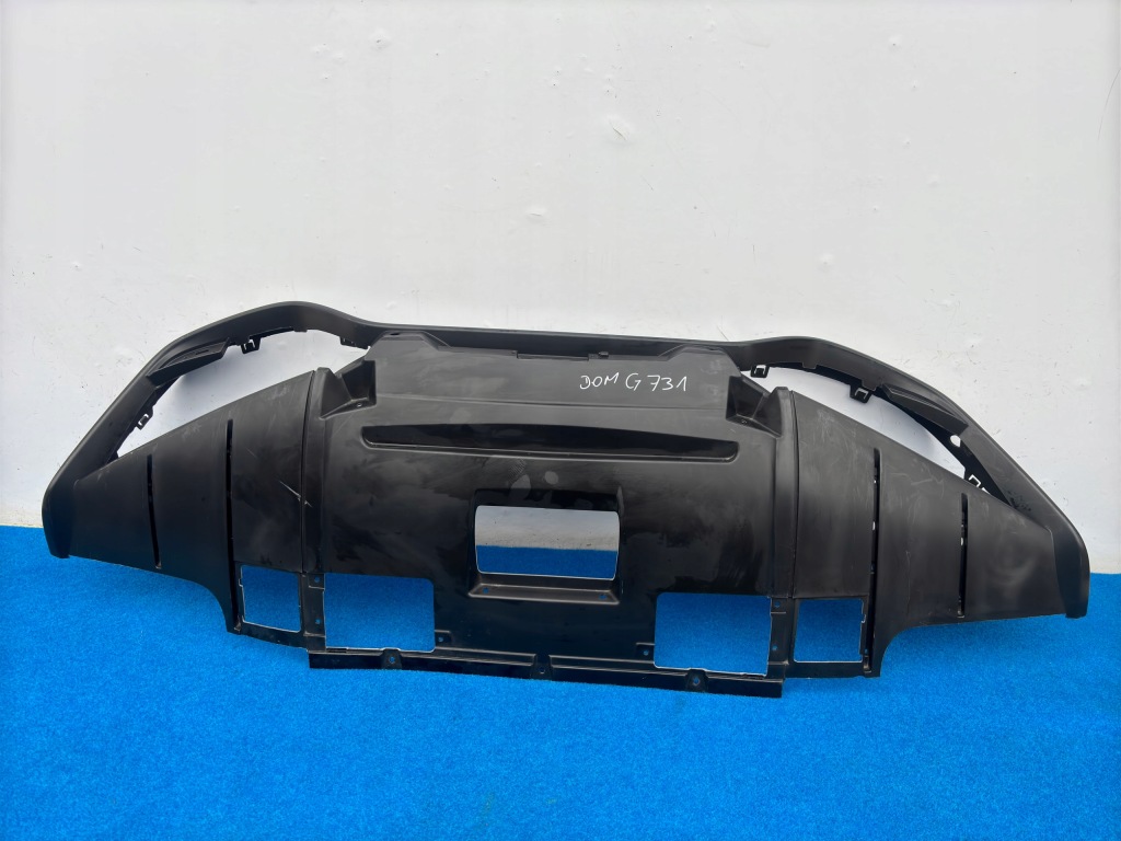 Купить Aston martin ventage 2018r+ спойлер накладка бампер задний  domg731