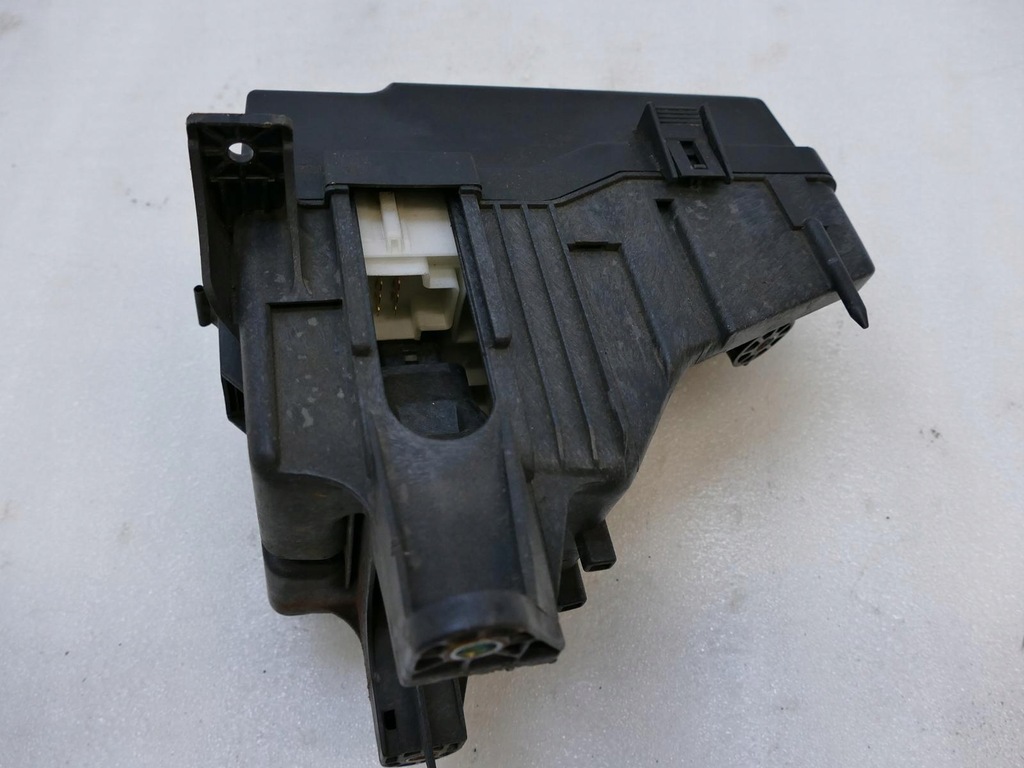 фото №6, Toyota rav4 ii lift d4d коробка запобіжників 05r