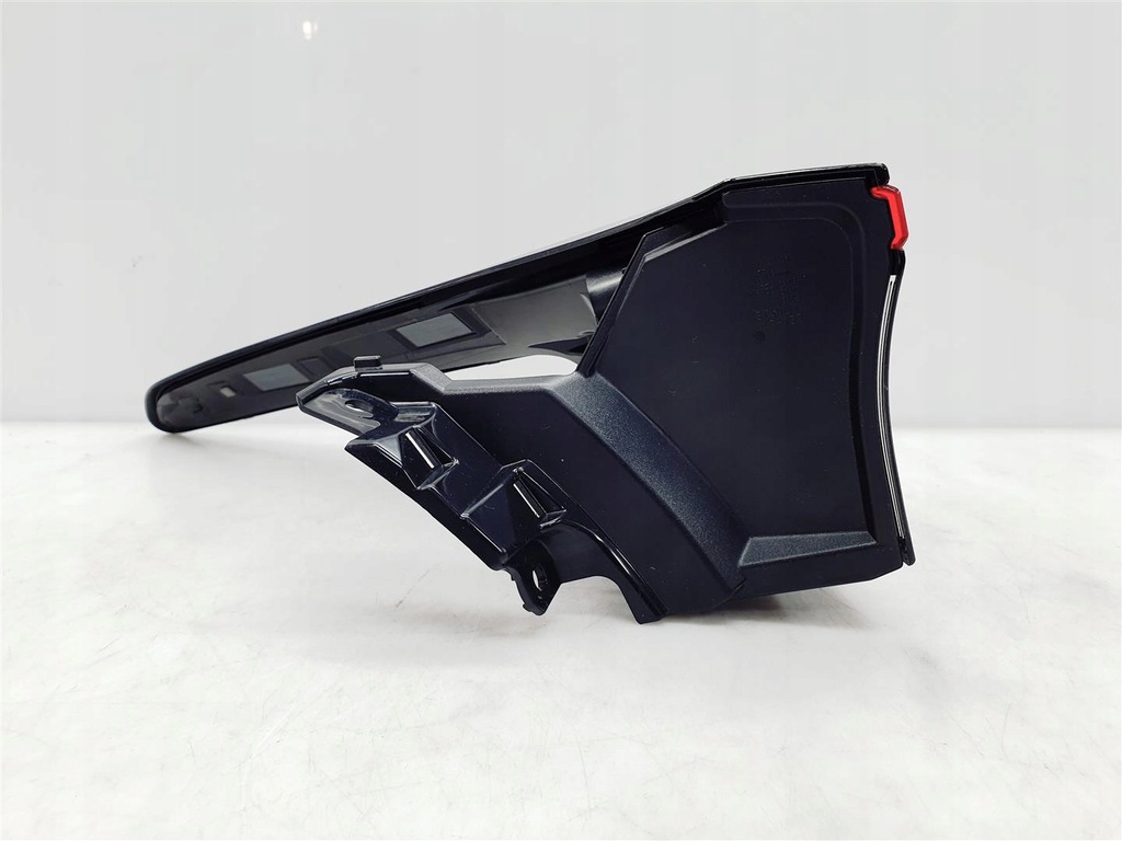 фото №4, Tyota bz4x 22r+ правая лампа задняя led ory eu !!!