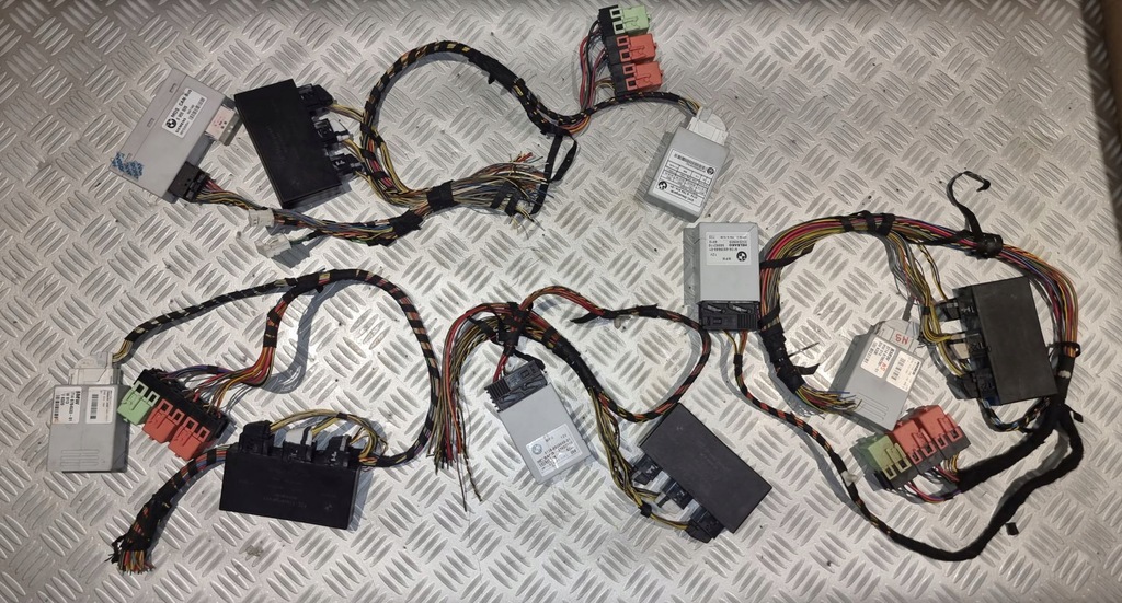 фото №6, Bmw 5 e61 електропроводка джгут багажника mpm wabco ehc pdc реле комплект