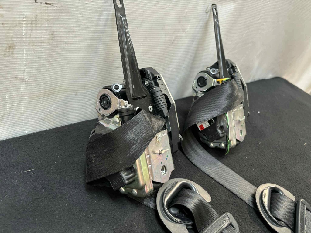 Audi q7 ремінь безпеки перед правий 4m0857706m Оригінал