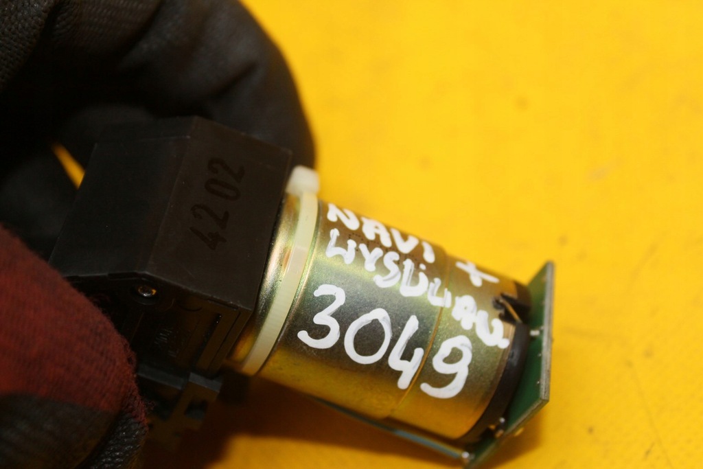 фото №8, Моторчик висування навігації navi a8 d3