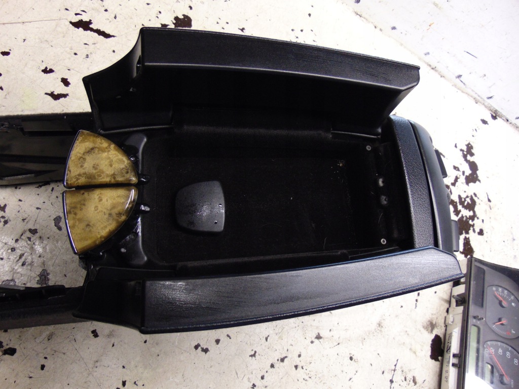 фото №8, Підлокітник тунель середній mercedes e klasa w211 kombi europa