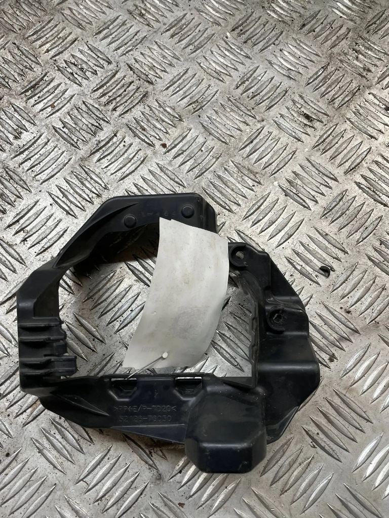 фото №1, Рамка протитуманної фари ліва lexus ct 52126-76030