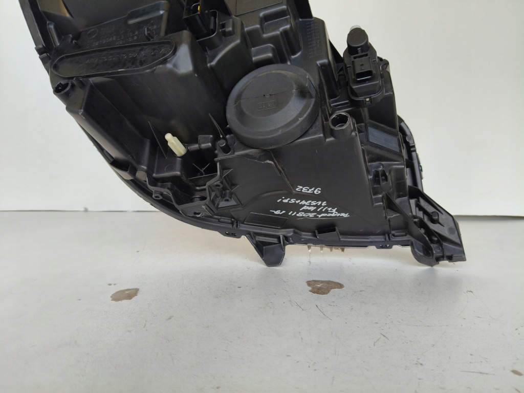 фото №9, Лампа левая фара peugeot 208 ii 19- full led