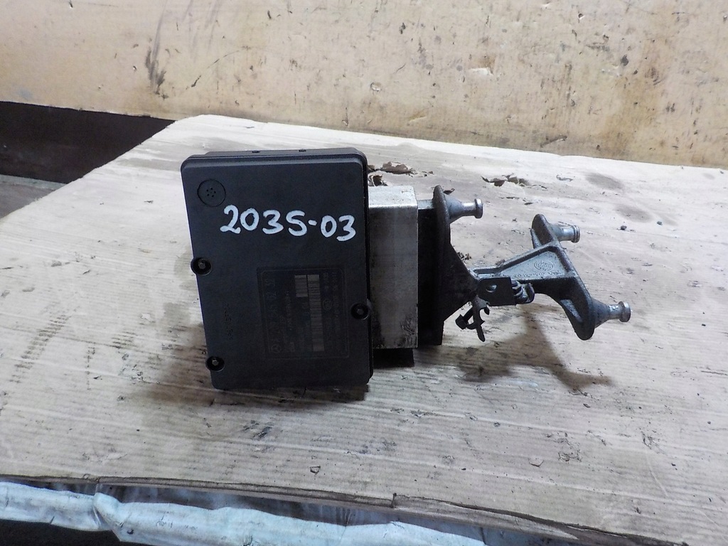 фото №1, Mercedes c klasa w203 2.2d насос abs